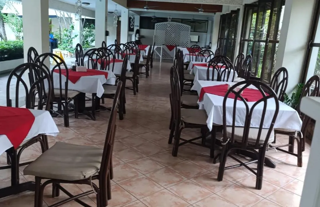 Hotel Acuarium Resort-1